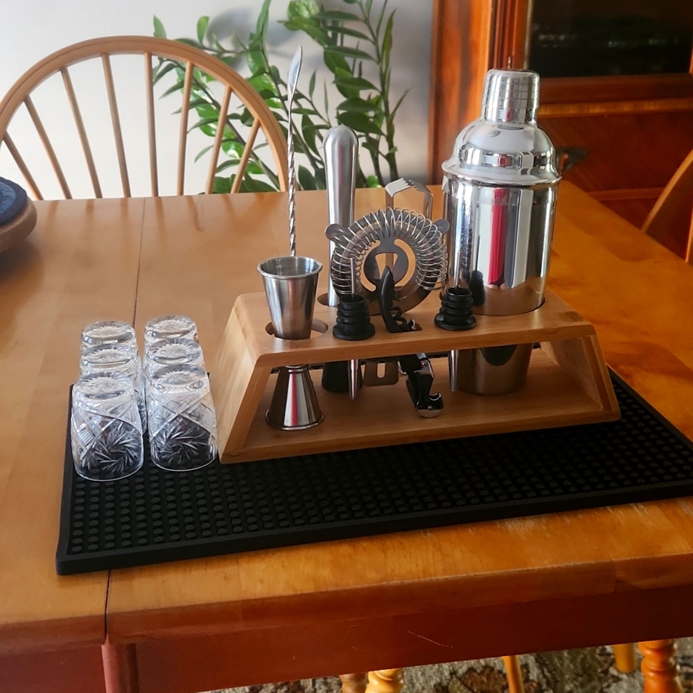 Mixologist cocktail set
